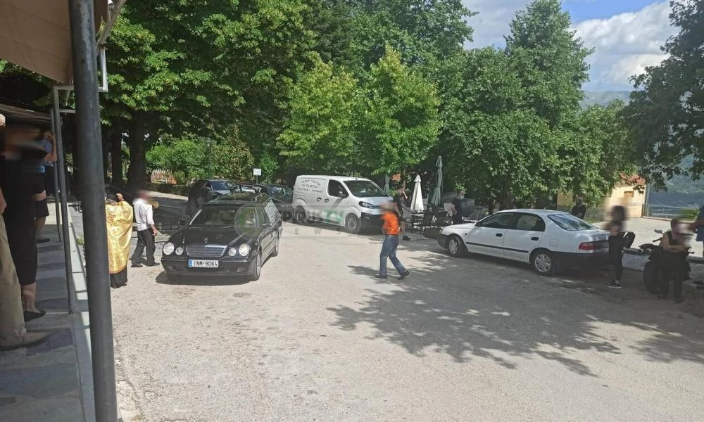 Ιωάννινα: Θρήνος στην κηδεία του 16χρονου από τη Χρυσοβίτσα που πέθανε στη λίμνη Αώου